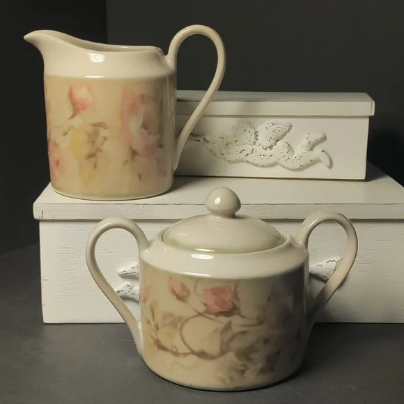 222 FIFTH CREAM & SUGAR⭐ - Picture 1 of 10